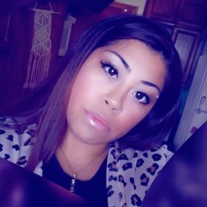 Meet your Posher, Adelita